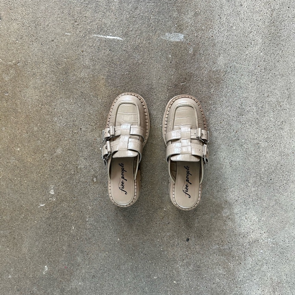 Free People Buckle Lyra Lug Loafer in Mink Size 36 Clogs Shoes Bohemian Slip Ons